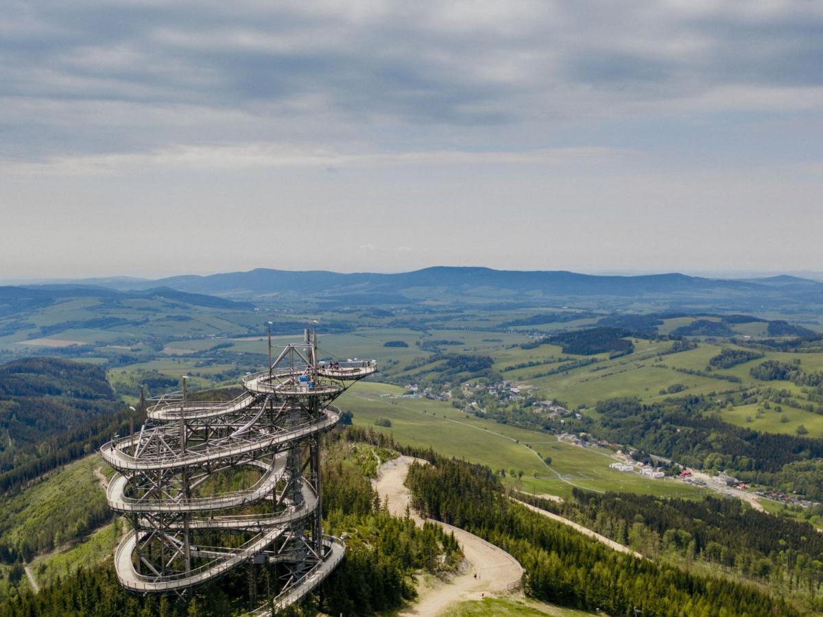 Treehous Sneznik S Wellness Hotell Dolní Morava Exteriör bild