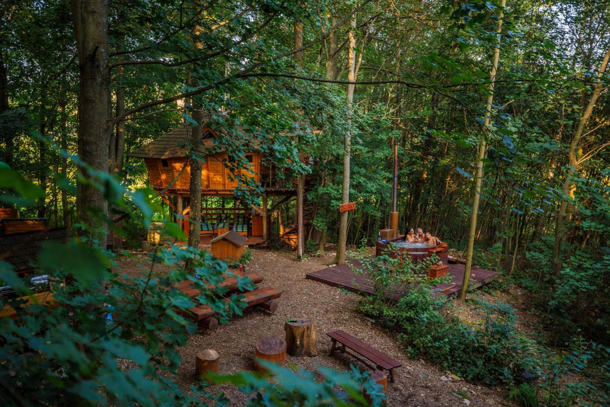 Treehous Sneznik S Wellness Hotell Dolní Morava Exteriör bild